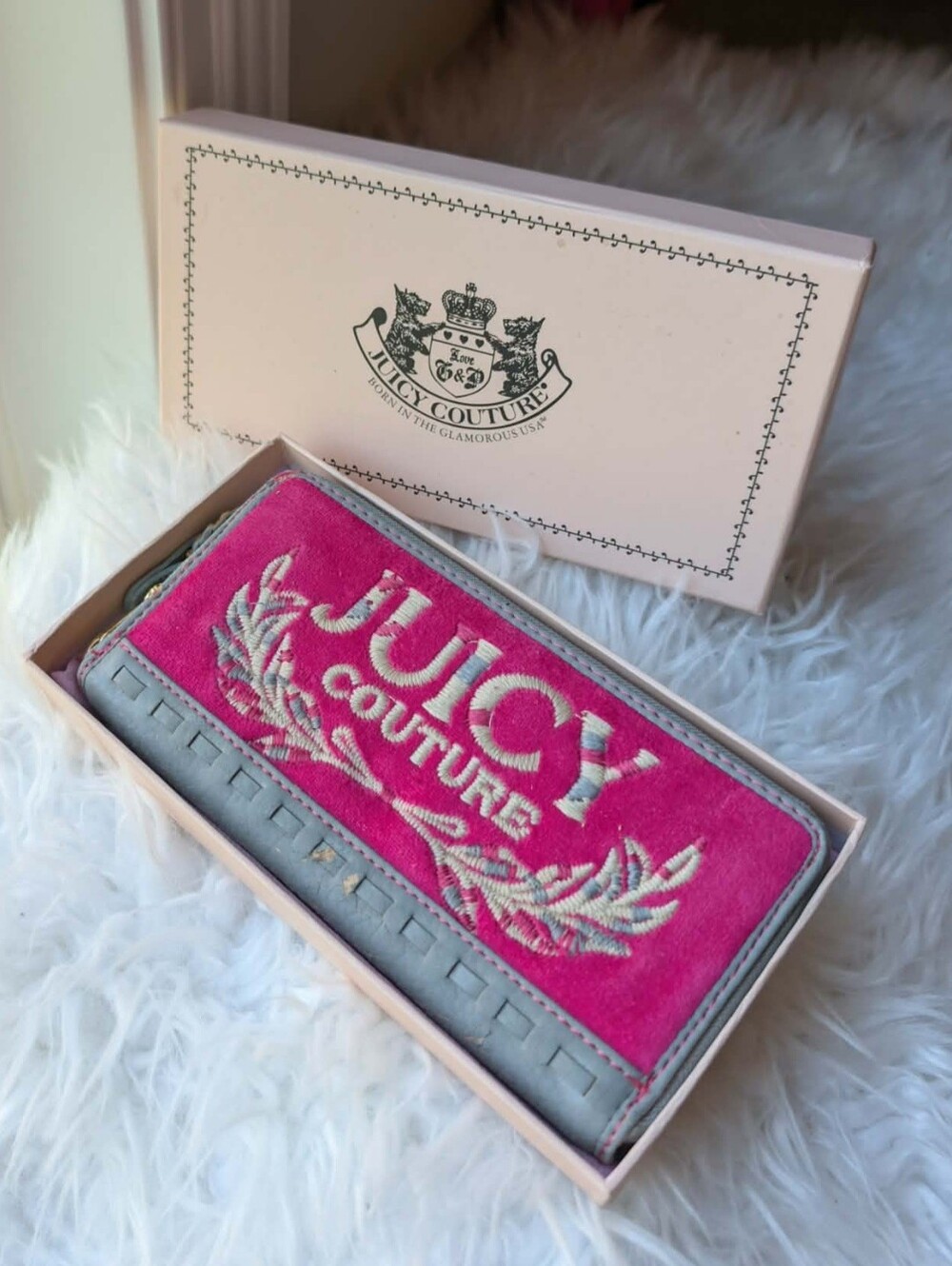 NWT Juicy Couture Pink Velour Zip Around Wallet Y2K Early 2000s Vtg